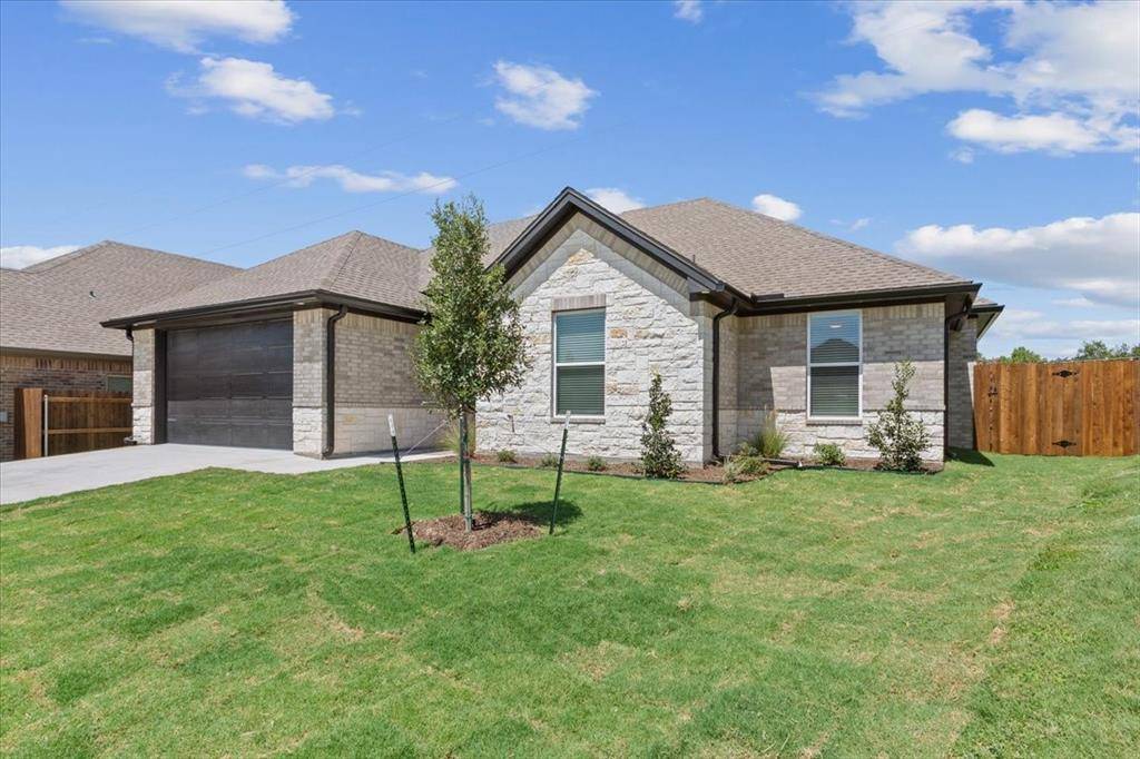 Hewitt, TX 76643,336 Camellia Drive