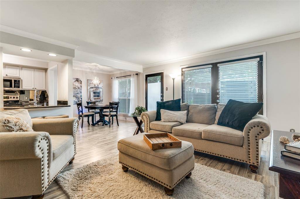 Dallas, TX 75206,5908 Sandhurst Lane #142