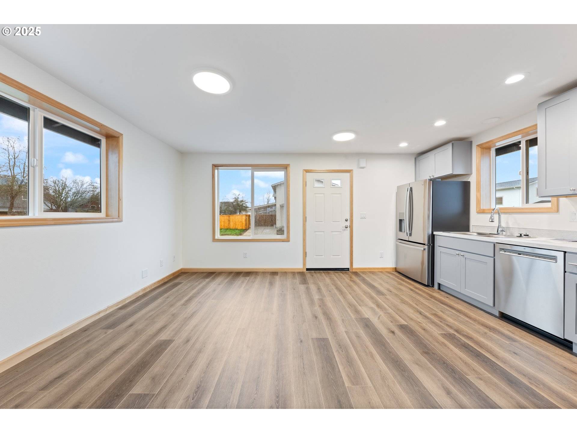 Eugene, OR 97402,5253 Forest LN