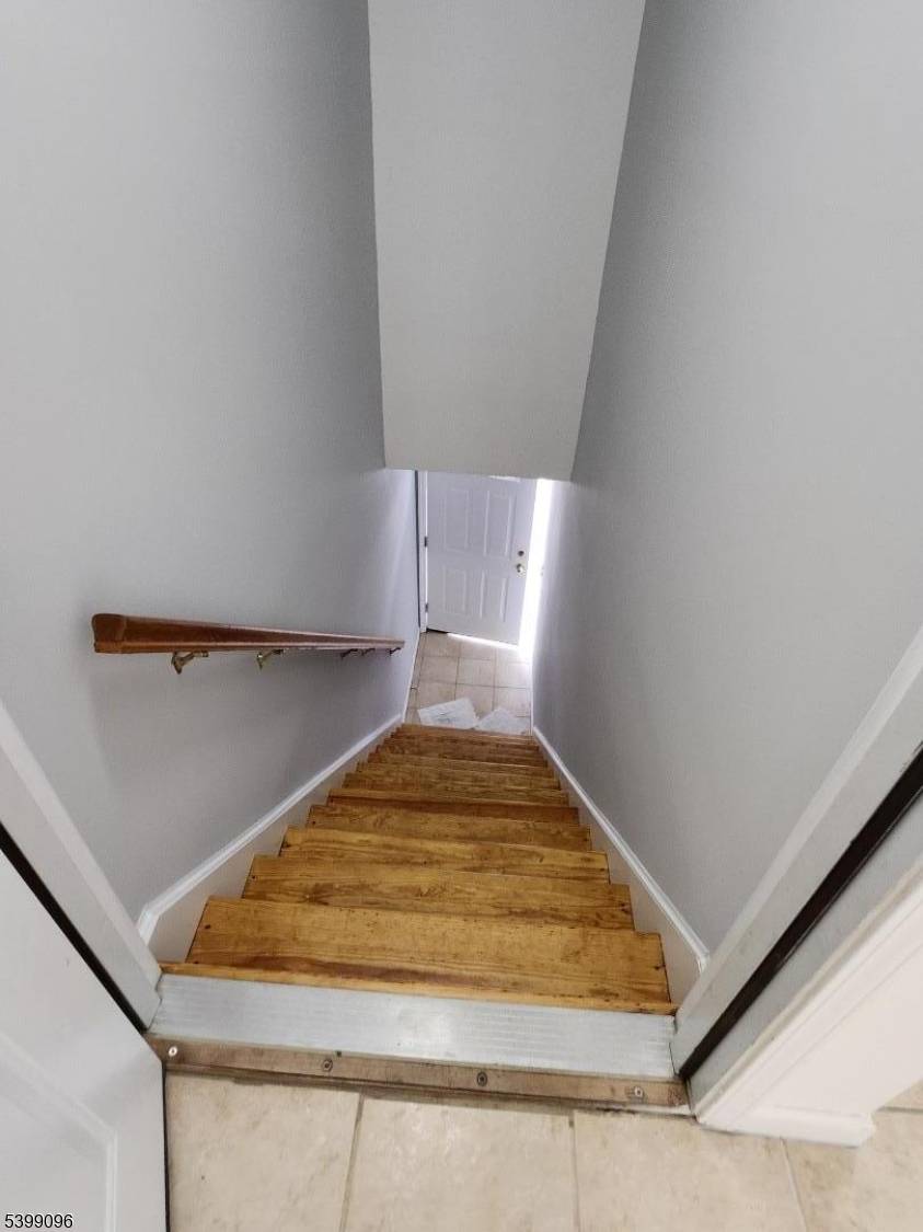 Paterson City, NJ 07522,83 Wayne Ave