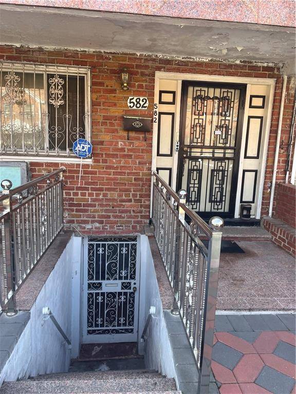 Brooklyn, NY 11236,582 East 82nd ST