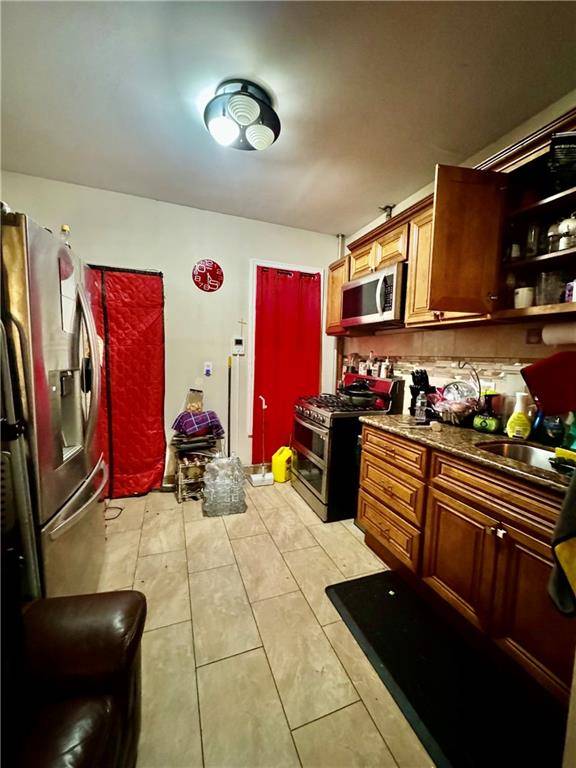 Brooklyn, NY 11220,527 49th ST