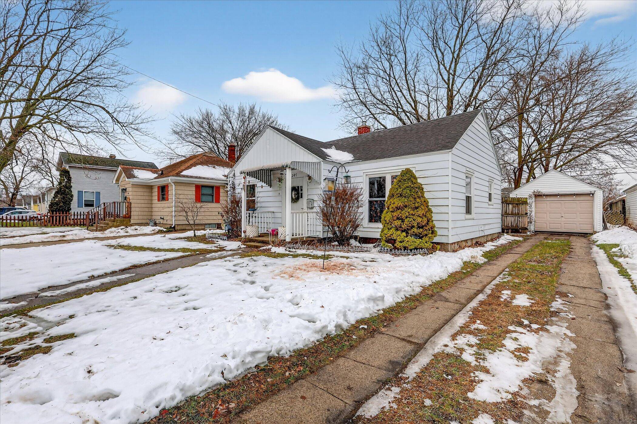 Holland, MI 49423,247 W 21st ST