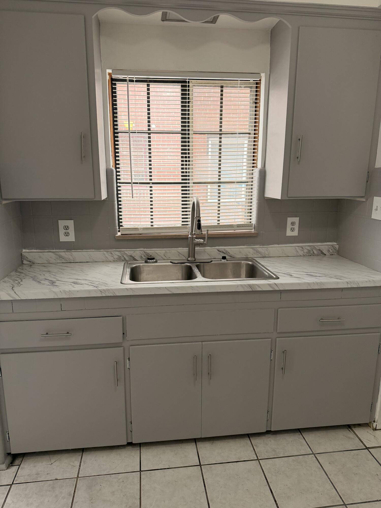 Detroit, MI 48205,11455 Kenmoor ST