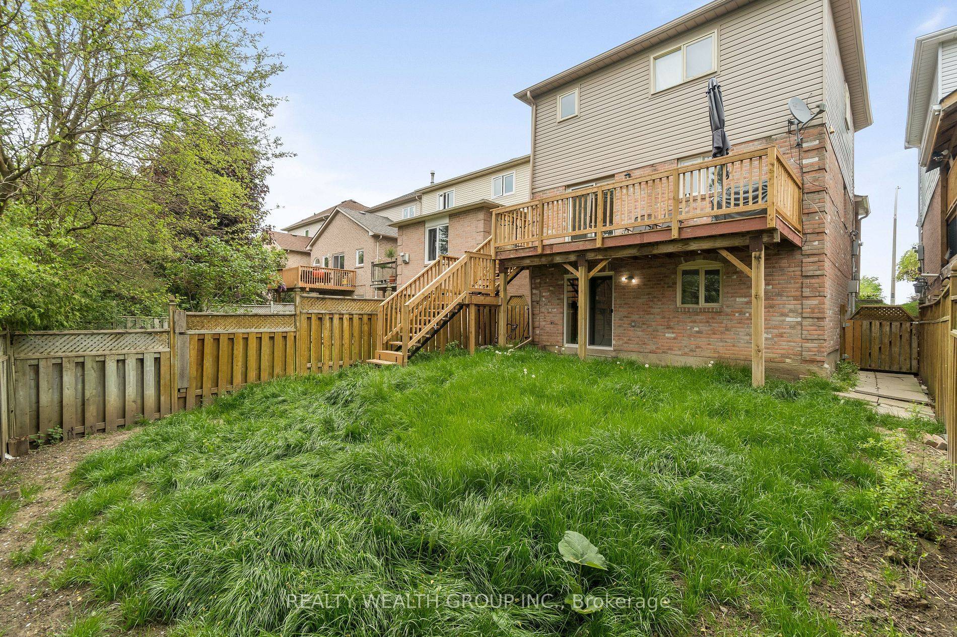 Whitby, ON L1R 2H3,89 Knotty Pine DR