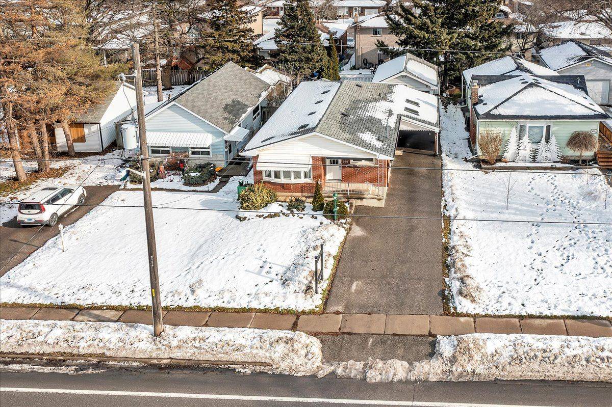 Oshawa, ON L1J 4Y5,265 Gibbons ST