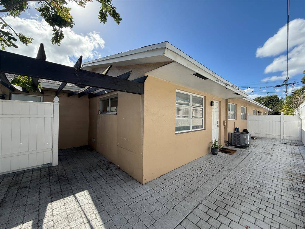 Fort Lauderdale, FL 33316,1441 Miami Rd #1