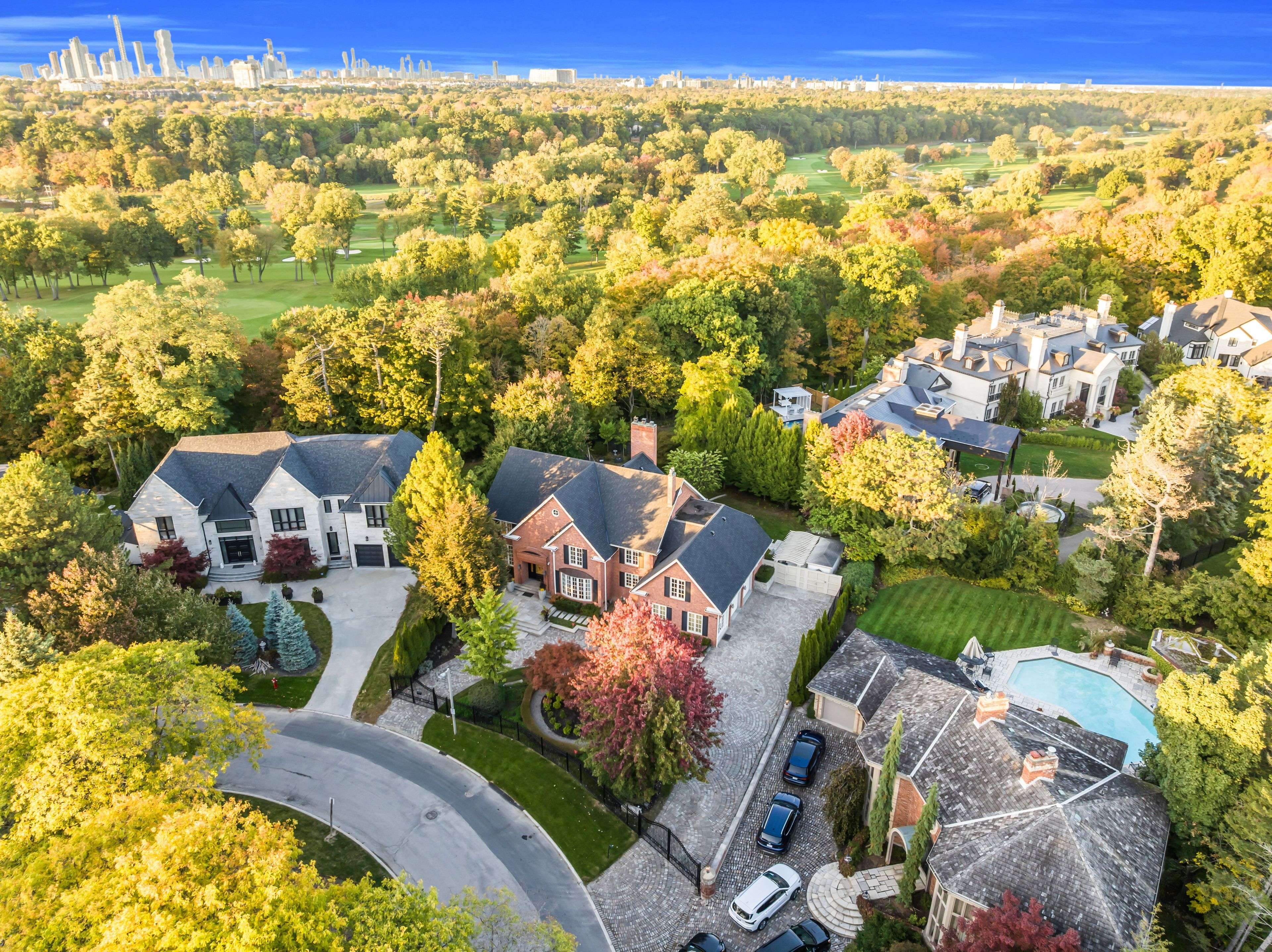 Mississauga, ON L5H 3X6,2173 Shawanaga TRL