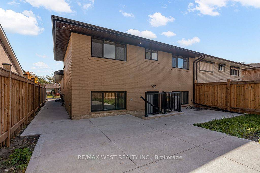 Brampton, ON L6W 1S9,152 Clarence ST #Lower