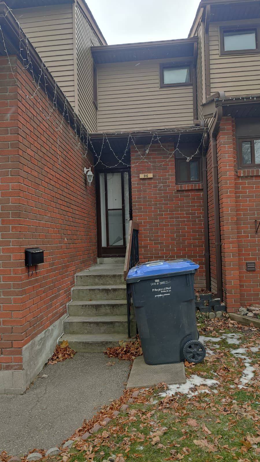 Brampton, ON L6T 3Z4,96 Carleton PL #96