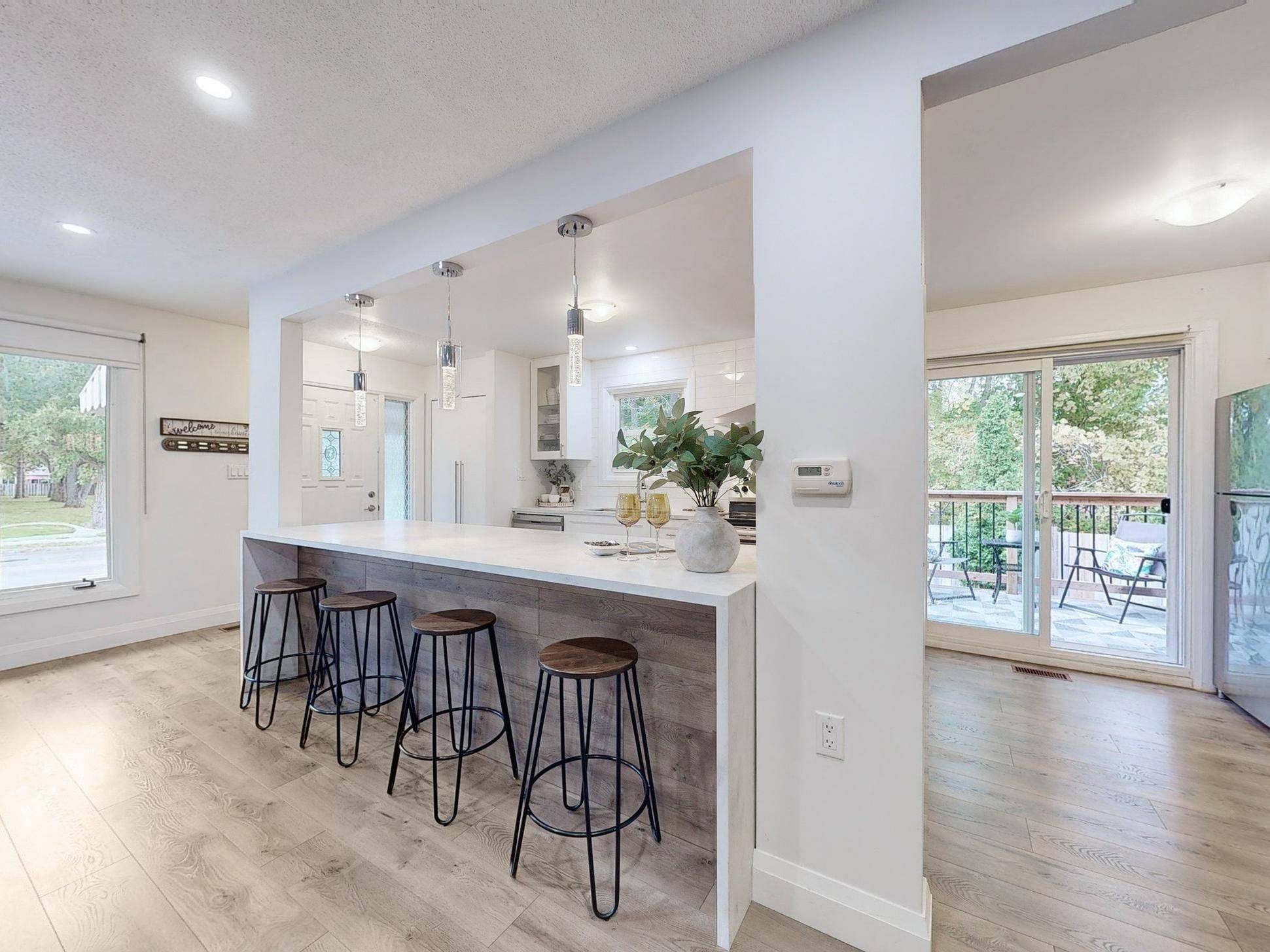 Hamilton, ON L8K 6K9,49 Quigley RD