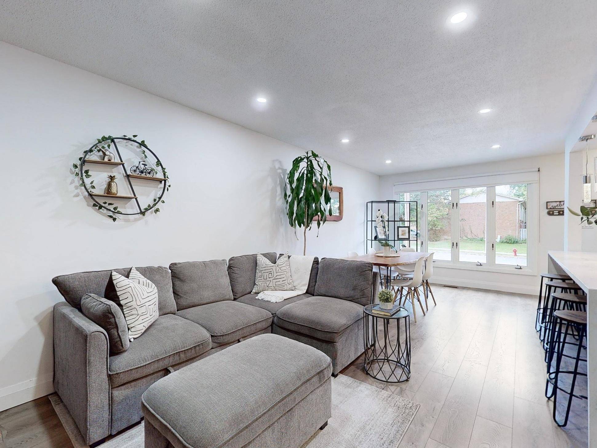 Hamilton, ON L8K 6K9,49 Quigley RD