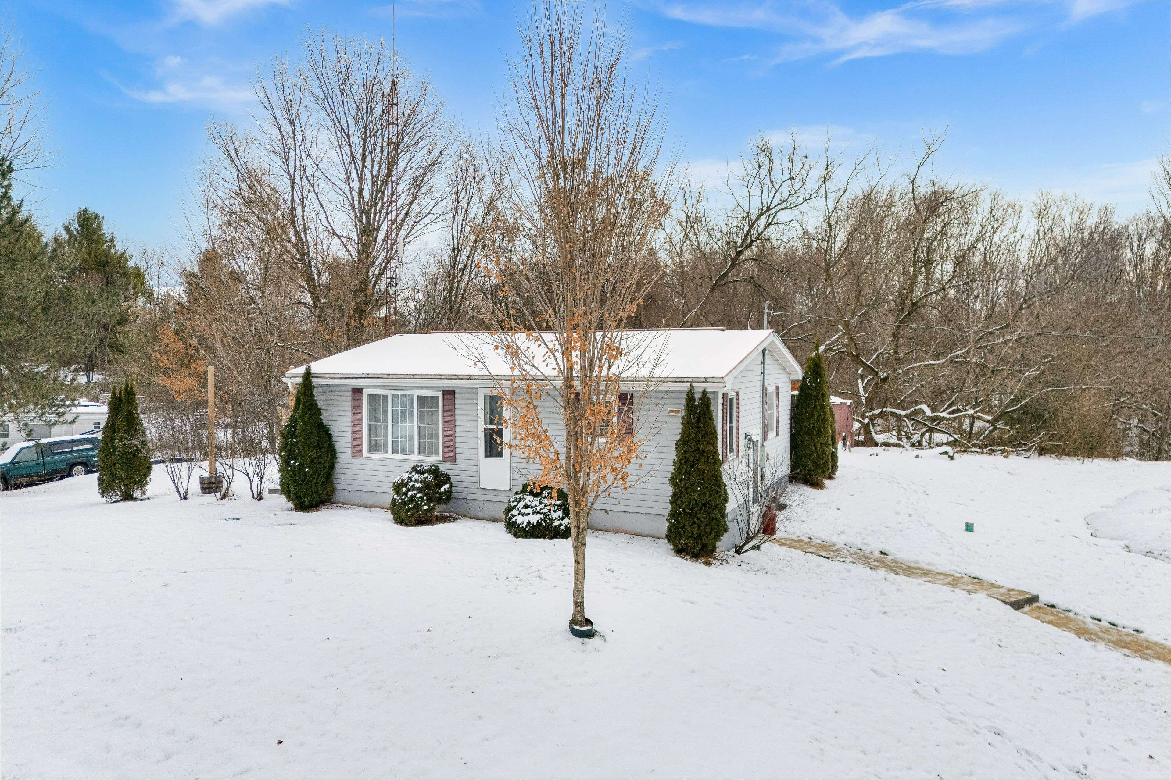 Front Of Yonge, ON K0E 1R0,1677 County 2 RD