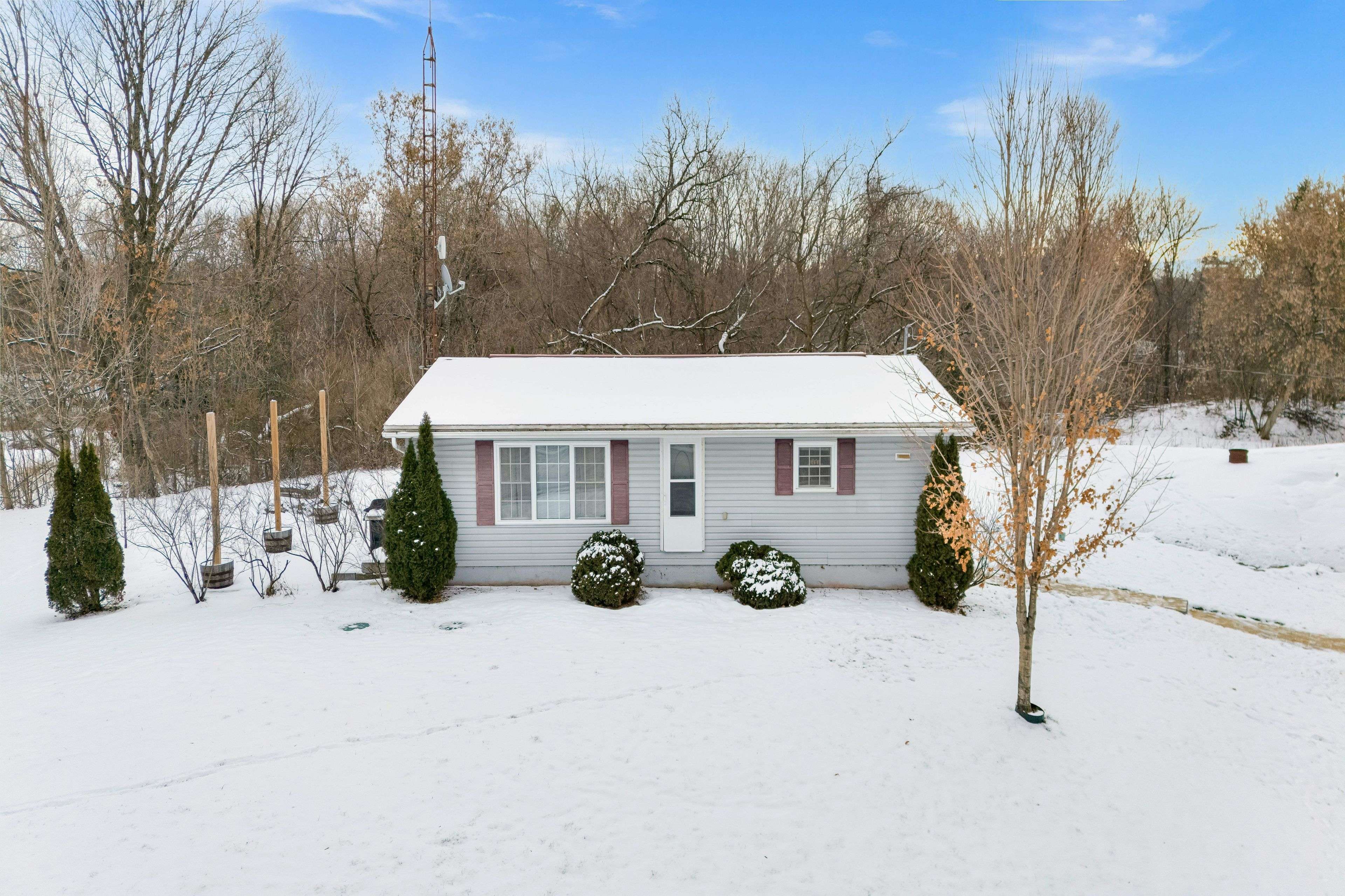 Front Of Yonge, ON K0E 1R0,1677 County 2 RD