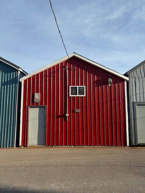 Norfolk, ON N0E 1G0,24 Dock RD