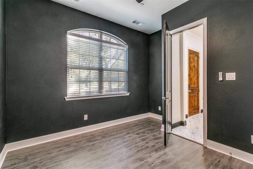 Irving, TX 75039,515 W Royal Lane