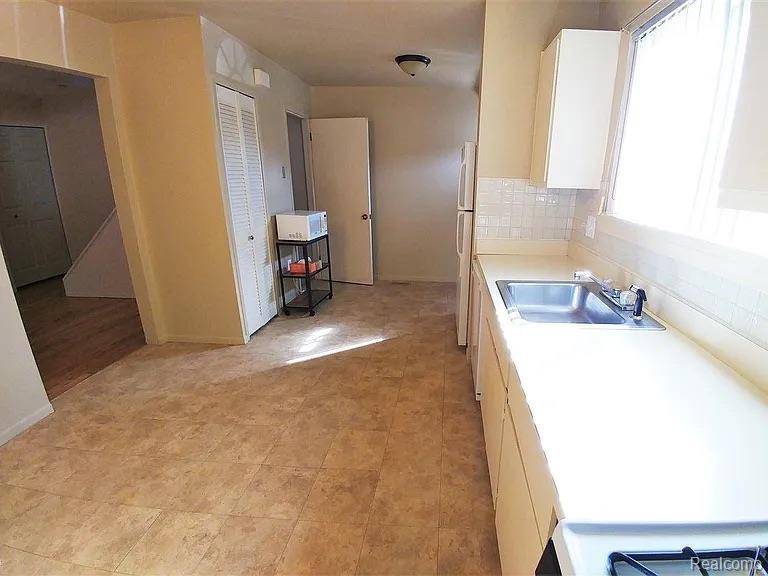 Roseville, MI 48066,20859 Washington ST