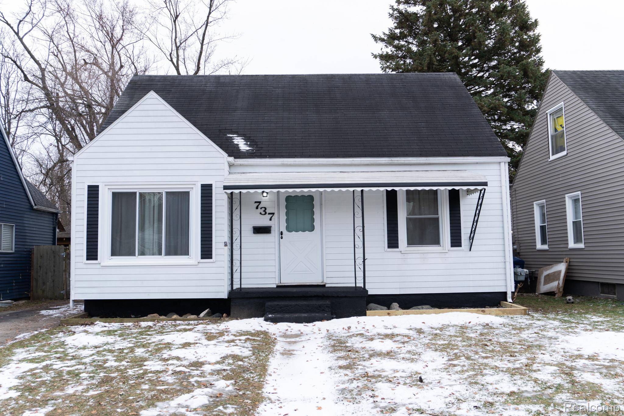 Flint, MI 48507,737 Campbell ST