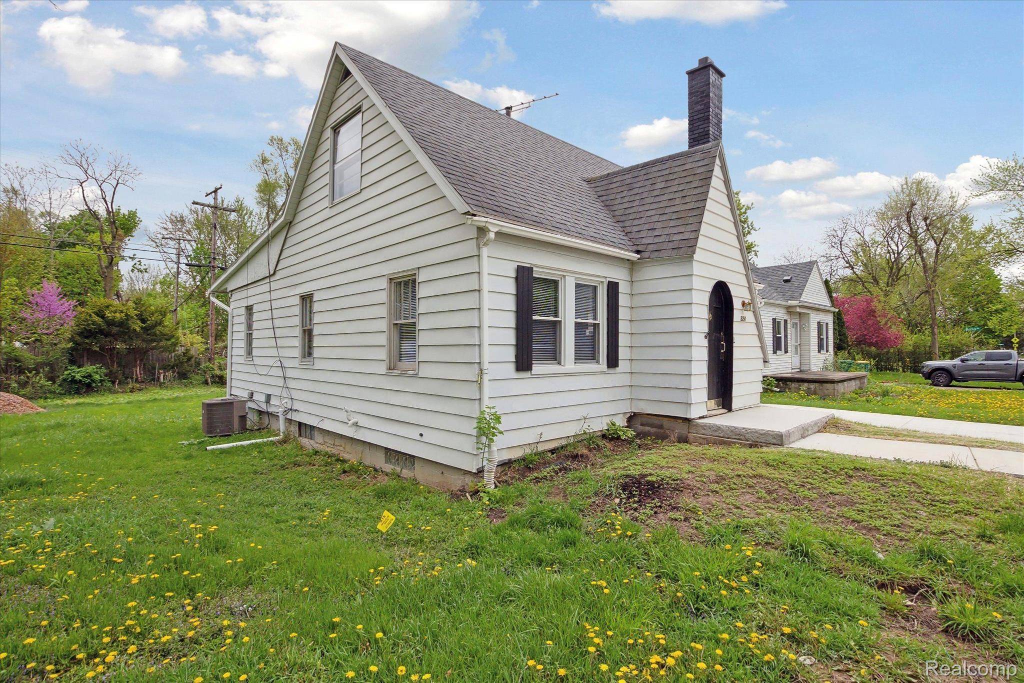 Ypsilanti, MI 48197,224 N HEWITT RD