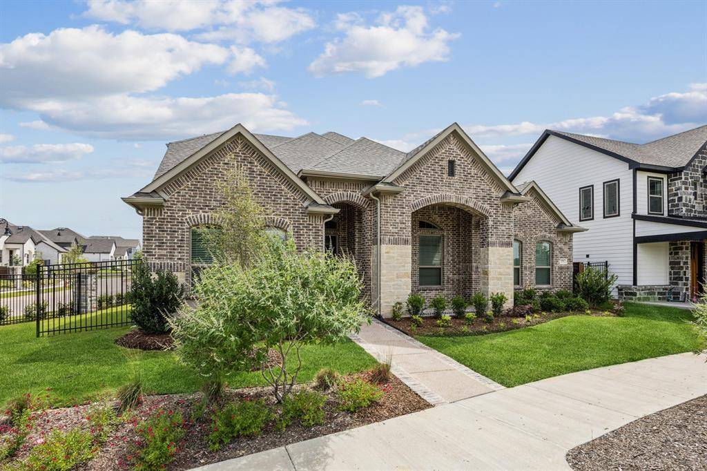 Crowley, TX 76036,1017 Daisy Way