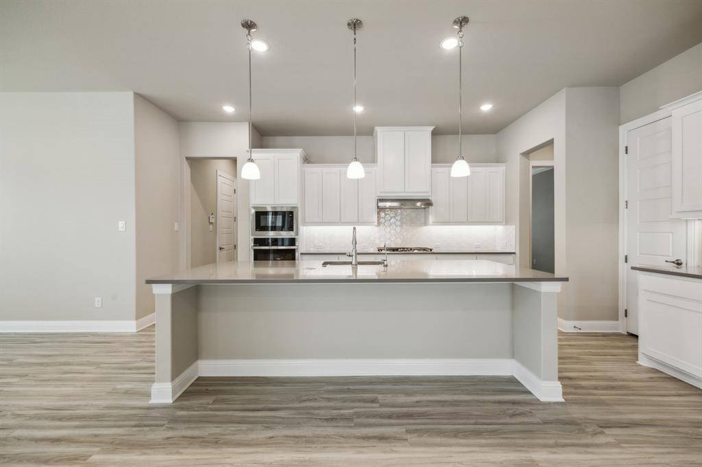 Crowley, TX 76036,1017 Daisy Way