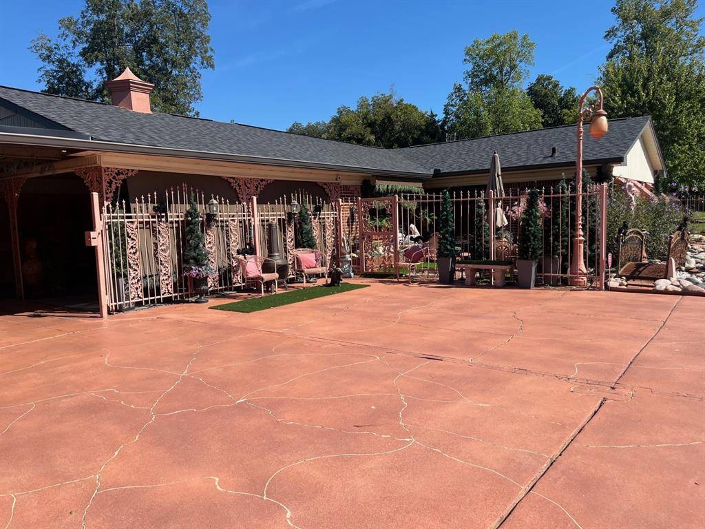 Shreveport, LA 71104,2821 W Cavett Drive