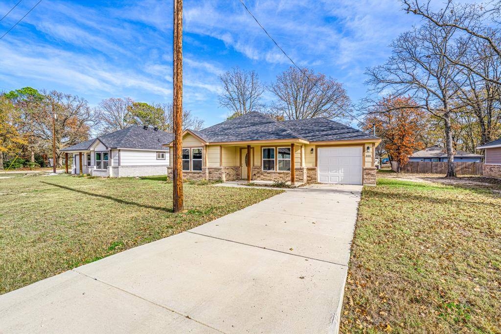 West Tawakoni, TX 75474,800 Hemlock Drive