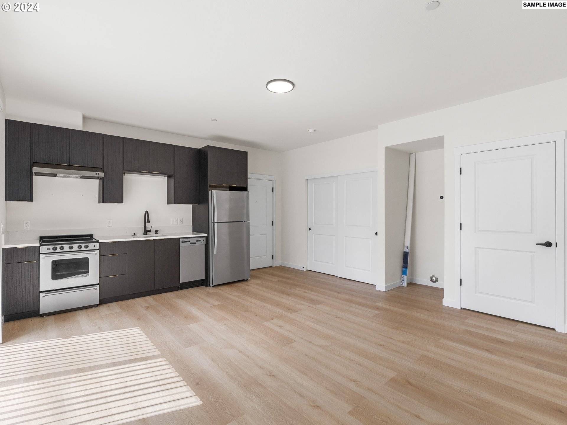 Portland, OR 97216,10985 E Burnside ST #9