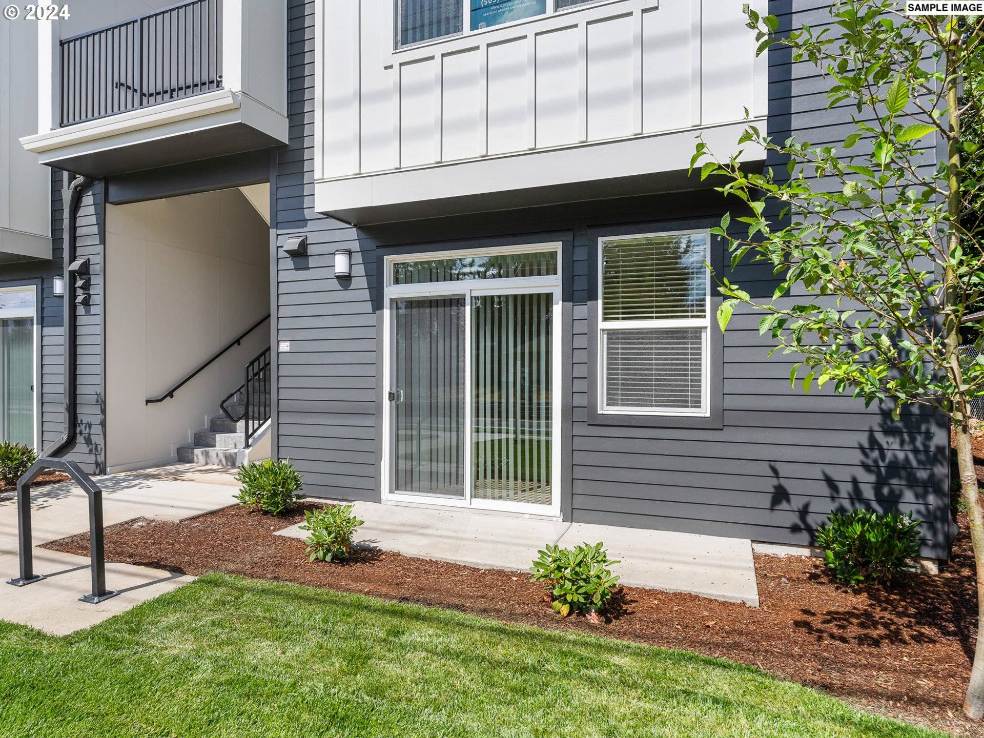 Portland, OR 97216,10985 E Burnside ST #9