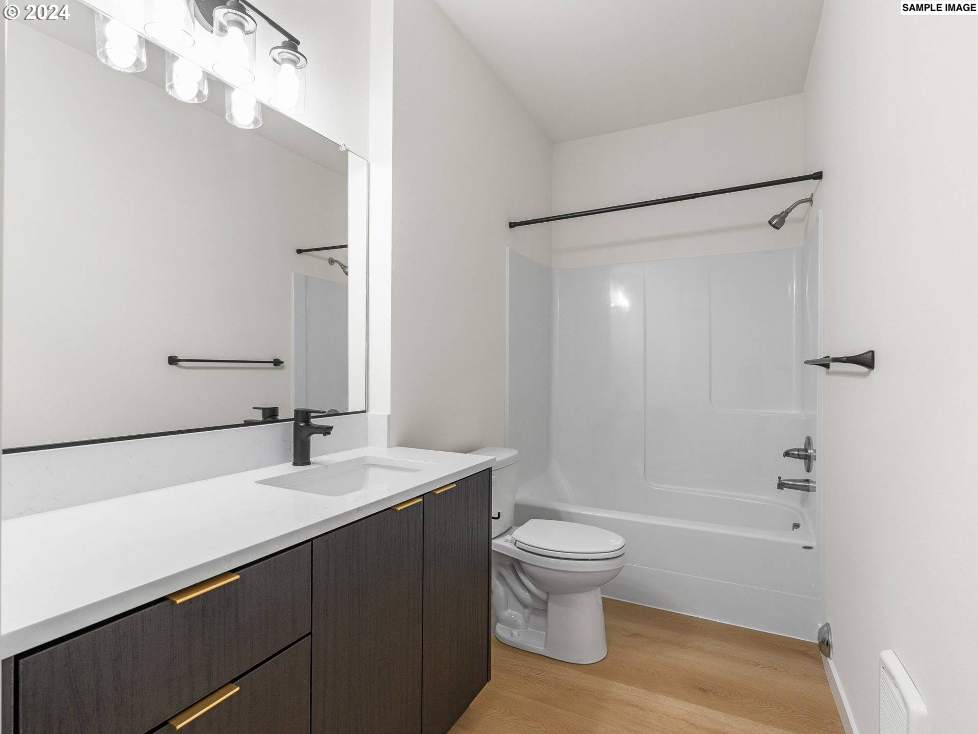 Portland, OR 97216,10985 E Burnside ST #12