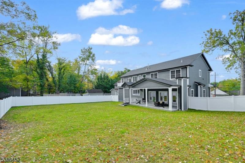 Livingston Twp., NJ 07039,153 E Cedar St