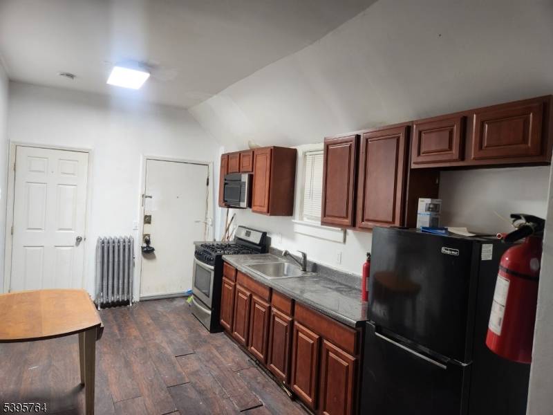 East Orange City, NJ 07017,168 Greenwood Ave