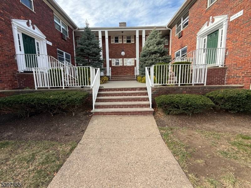 Parsippany-troy Hills Twp., NJ 07034,203 1 N Beverwyck Rd #1