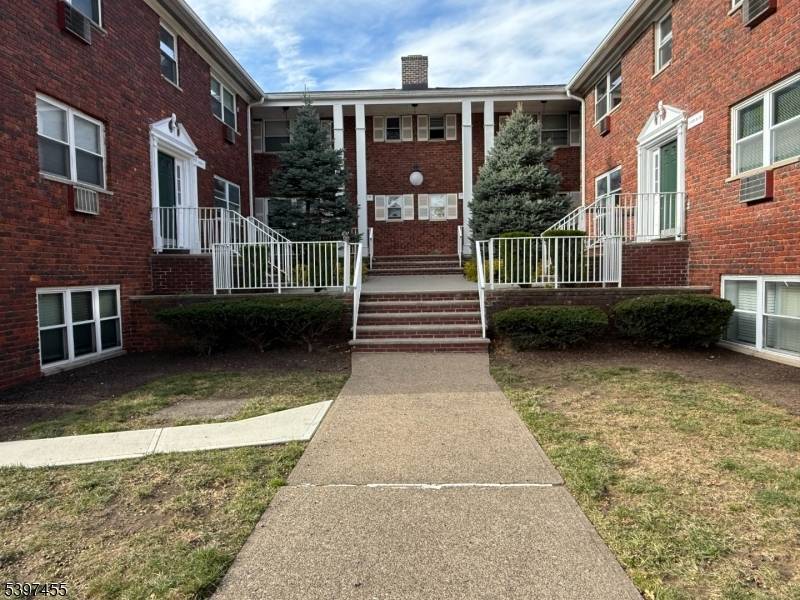 Parsippany-troy Hills Twp., NJ 07034,203 1 N Beverwyck Rd #1