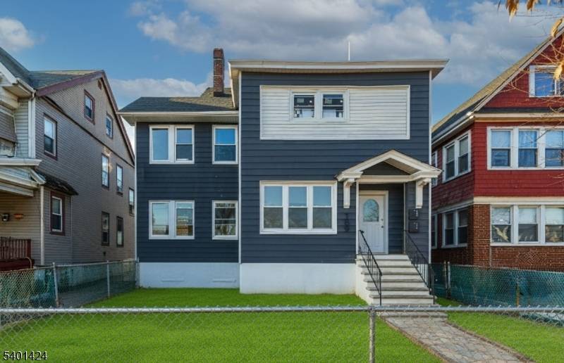 East Orange City, NJ 07017,189 N Oraton Pkwy