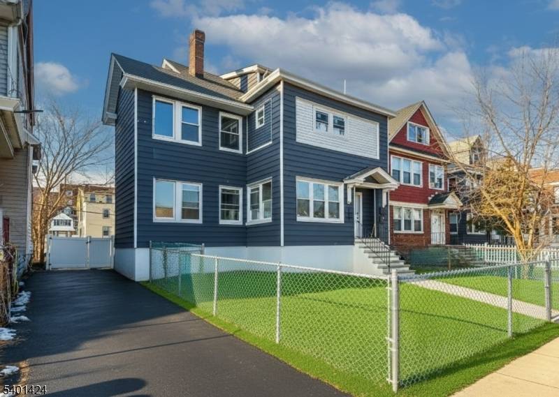 East Orange City, NJ 07017,189 N Oraton Pkwy