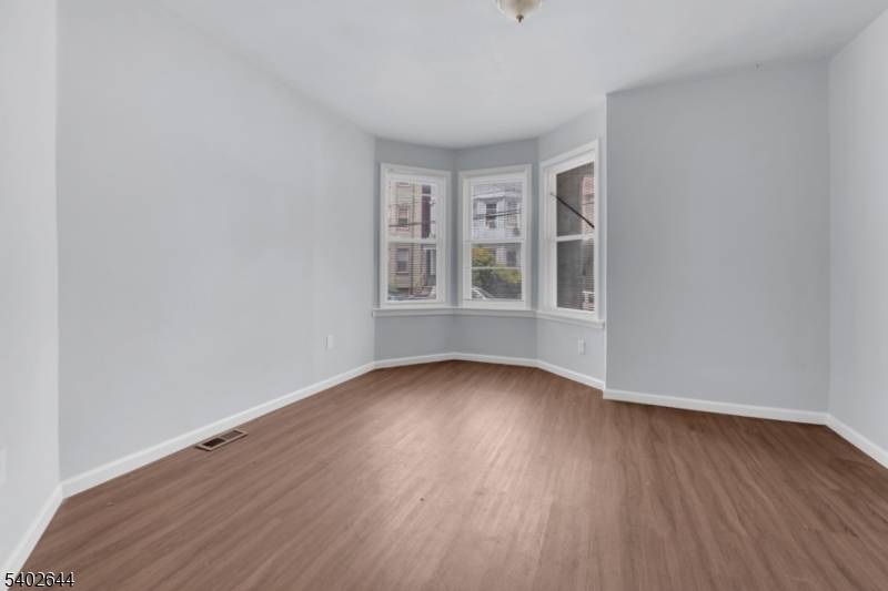 Newark City, NJ 07107,160 S 11Th St