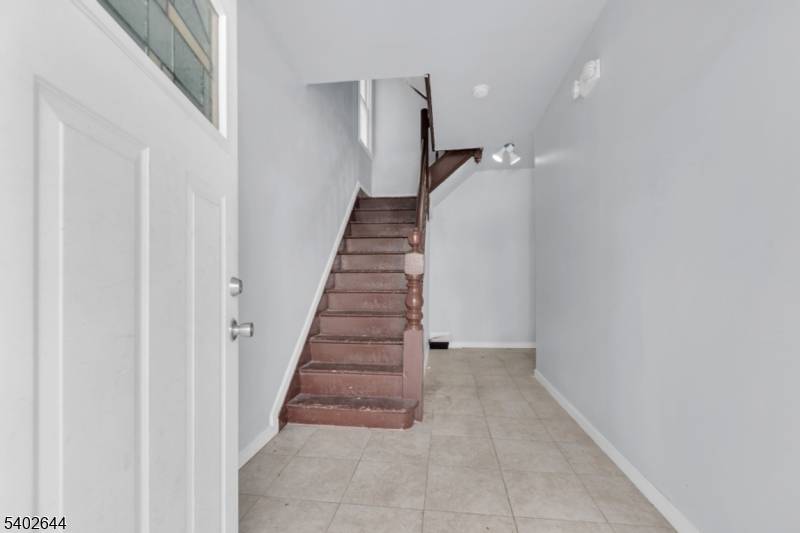 Newark City, NJ 07107,160 S 11Th St