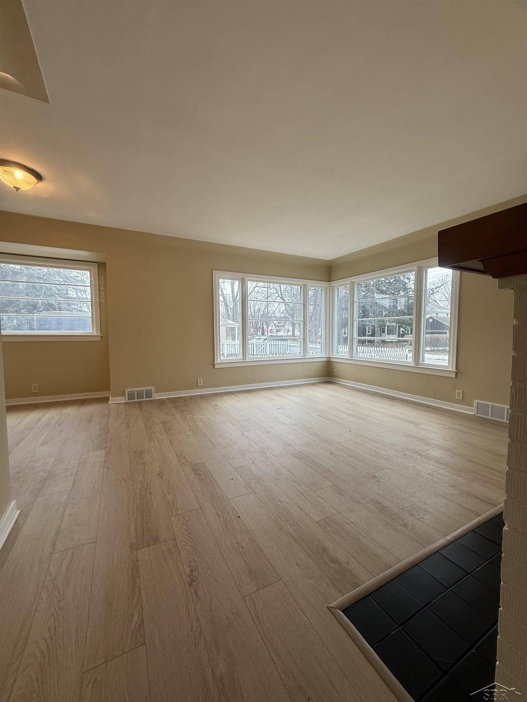 Saginaw, MI 48602,144 Lockwood ST