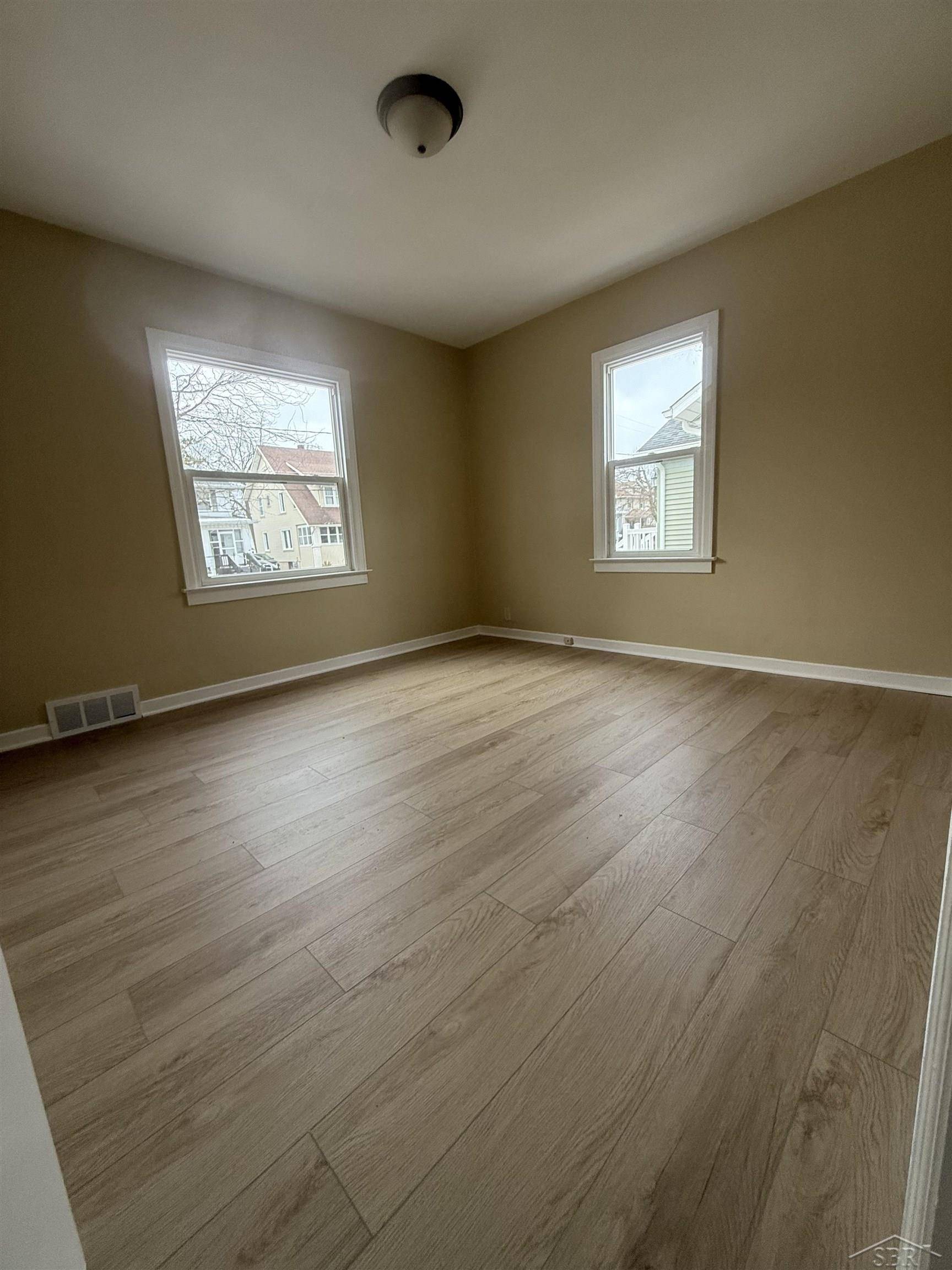 Saginaw, MI 48602,144 Lockwood ST