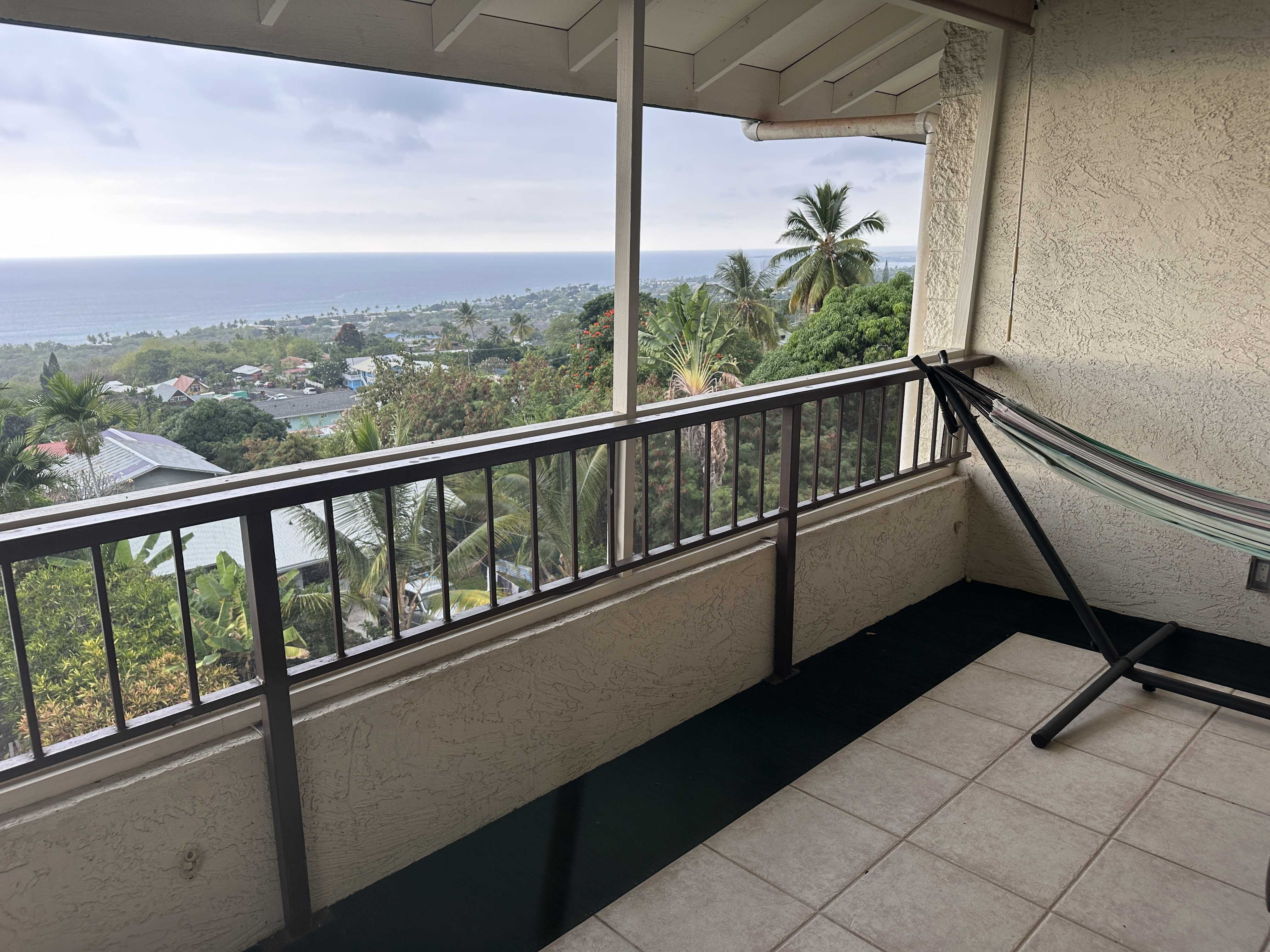 Kailua-kona, HI 96740,77-6585 SEAVIEW CIR #306