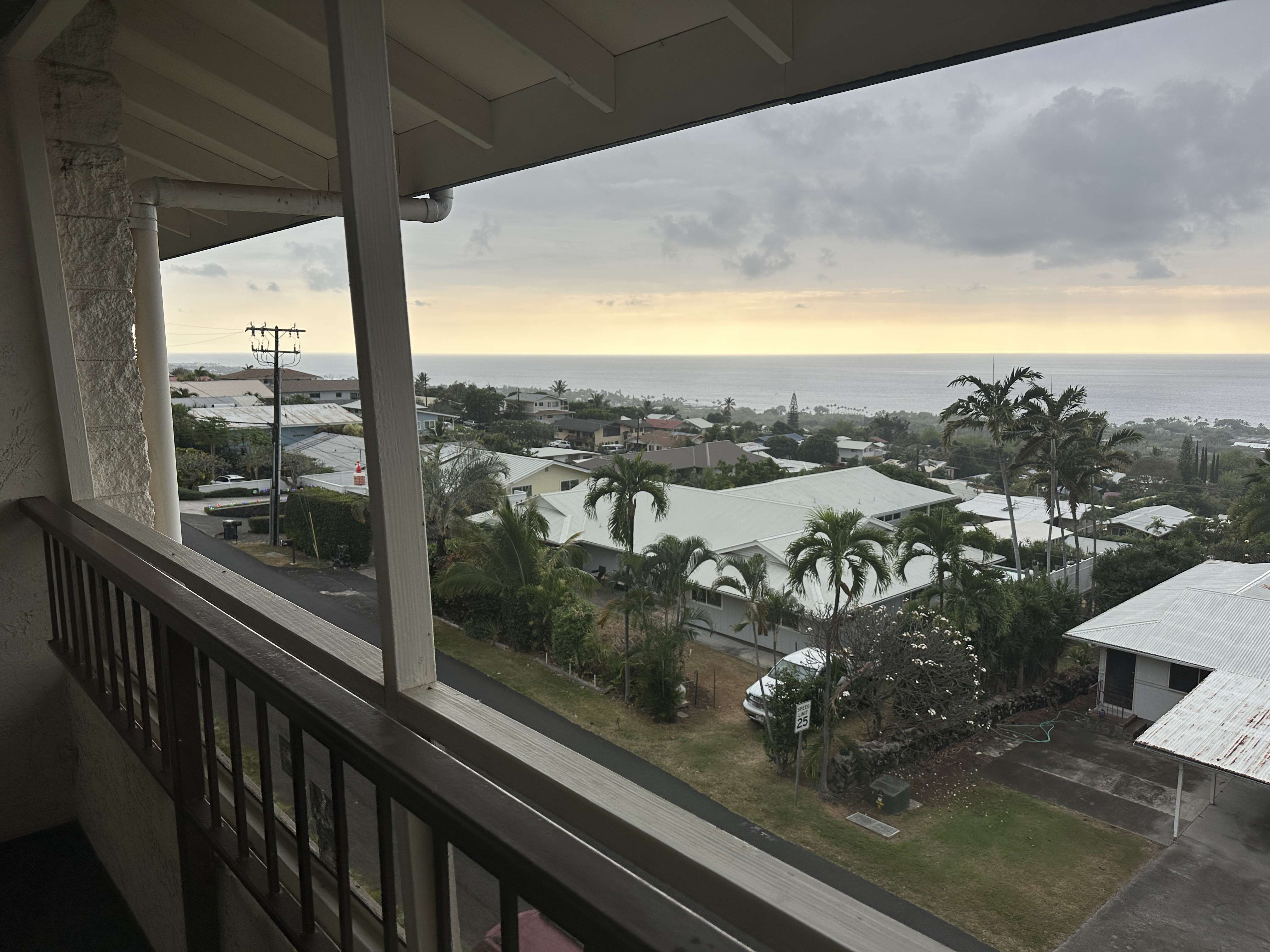 Kailua-kona, HI 96740,77-6585 SEAVIEW CIR #306