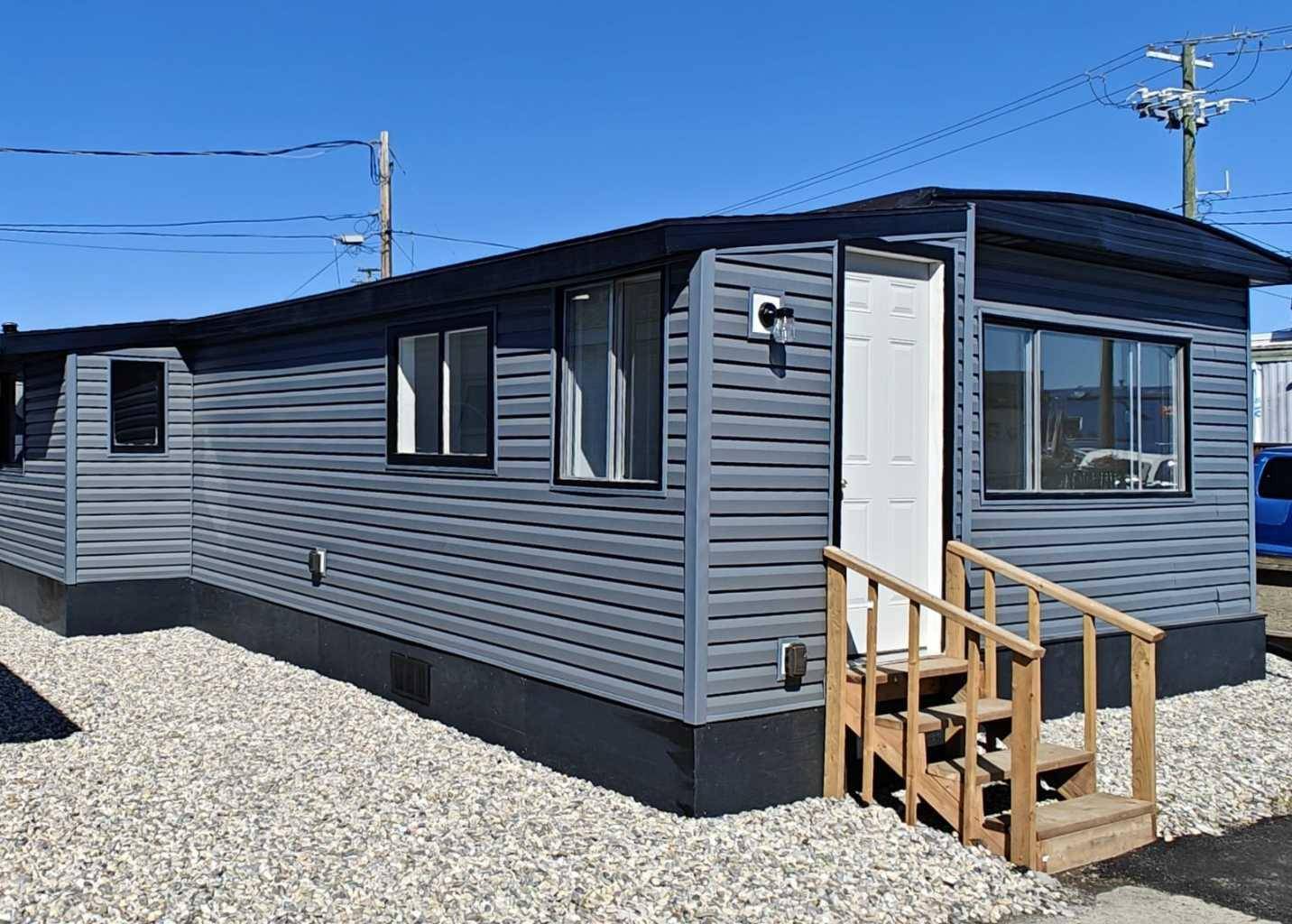 Calgary, AB T2B 1M7,2106 50 ST SE #30