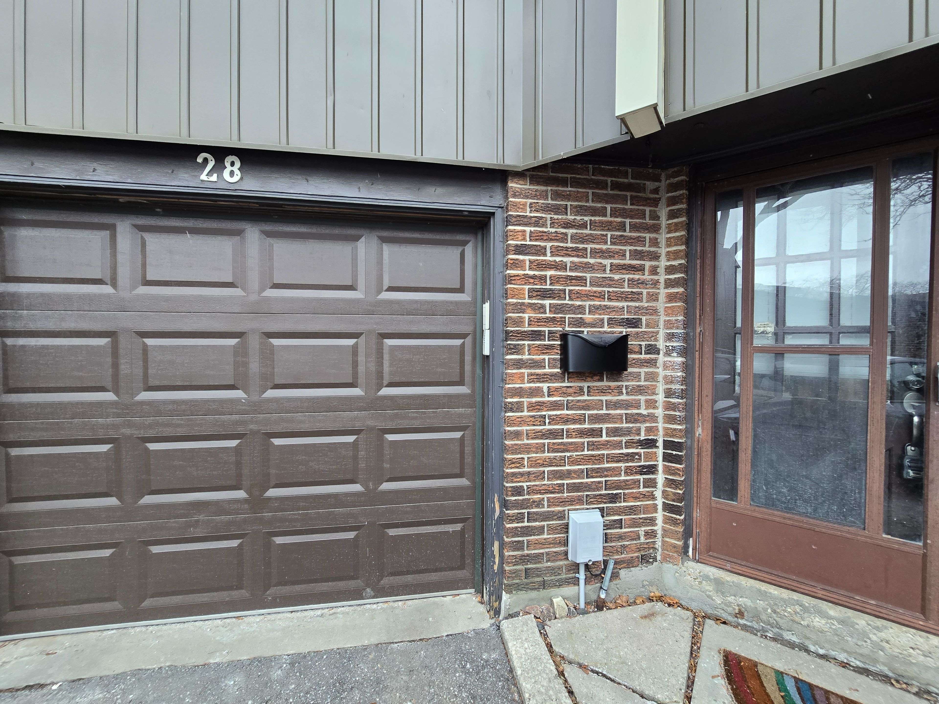 Toronto C15, ON M2H 3A4,28 Spire Hillway N/A