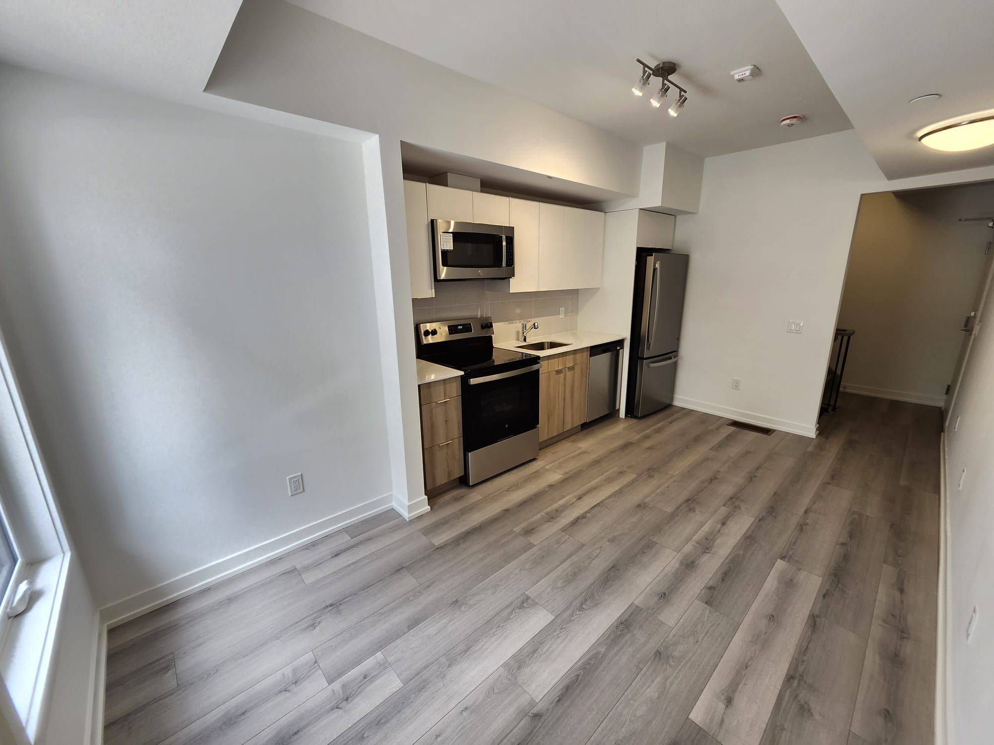 Toronto E05, ON M1T 1H8,3079 Pharmacy AVE #18