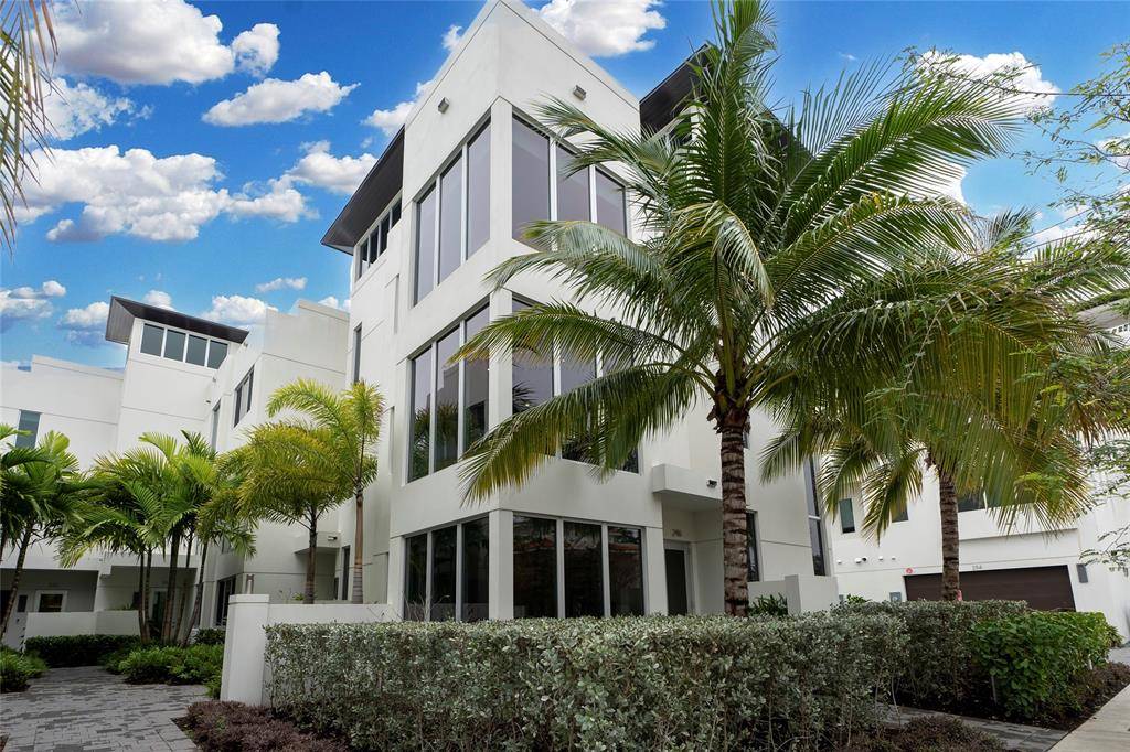 Lauderdale By The Sea, FL 33308,246 Garden Ct #246