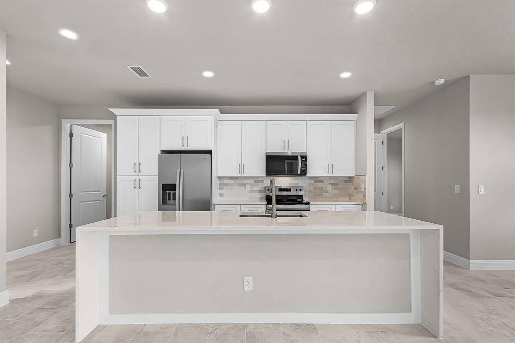 Banyan Village, FL 33935,1207 Andover Dr