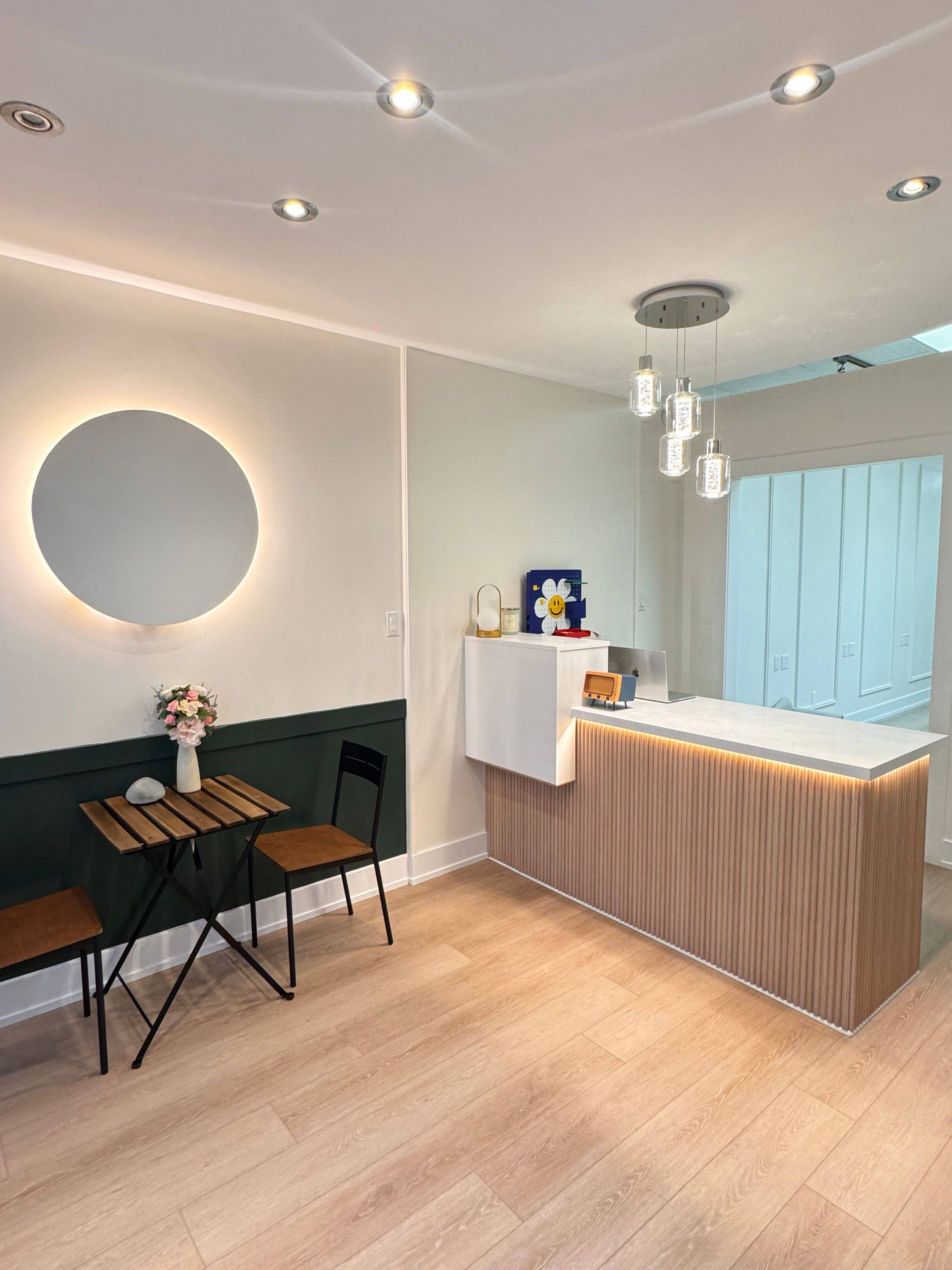 Richmond Hill, ON L4C 1V6,9580 Yonge ST #3