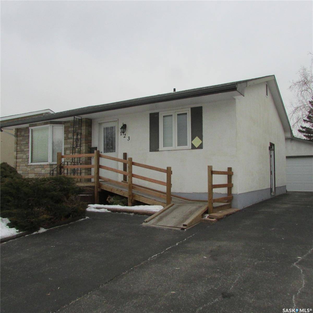 Regina, SK S4N 4S5,123 Bentley DRIVE