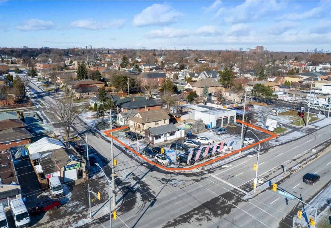 Mississauga, ON L5E 1C9,825-827 Lakeshore RD E